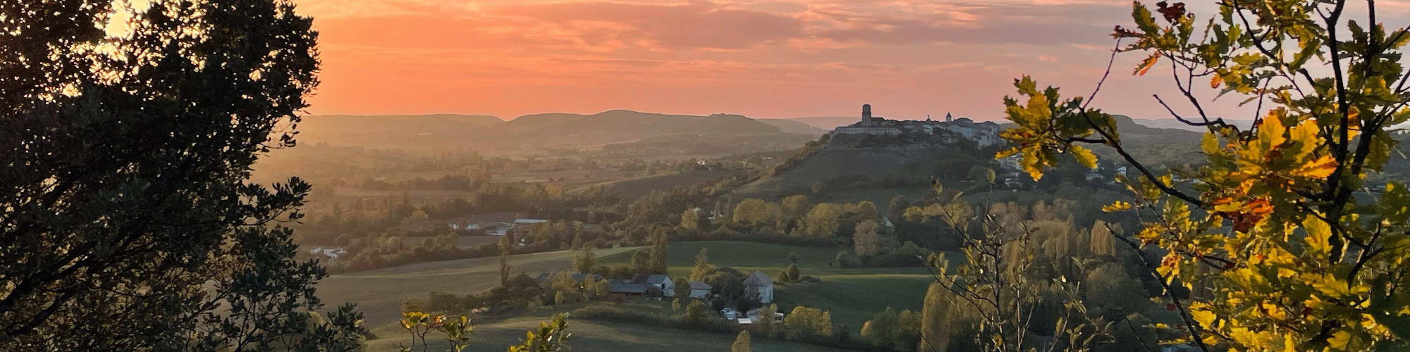 Vacance_creative_impression_Shibori_teinture-textile_peinture_art-métal_poterie_plus_beaux_villages_de









        France
