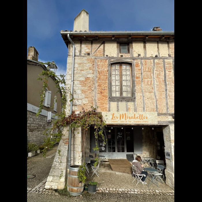 Les Mirabelles